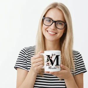 Personalisierte Namenstasse – Buchstabe M — Henkel rechts