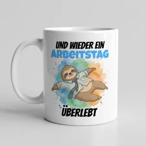 Arbeitstag überlebt – Faultier — Tasse 330 ml