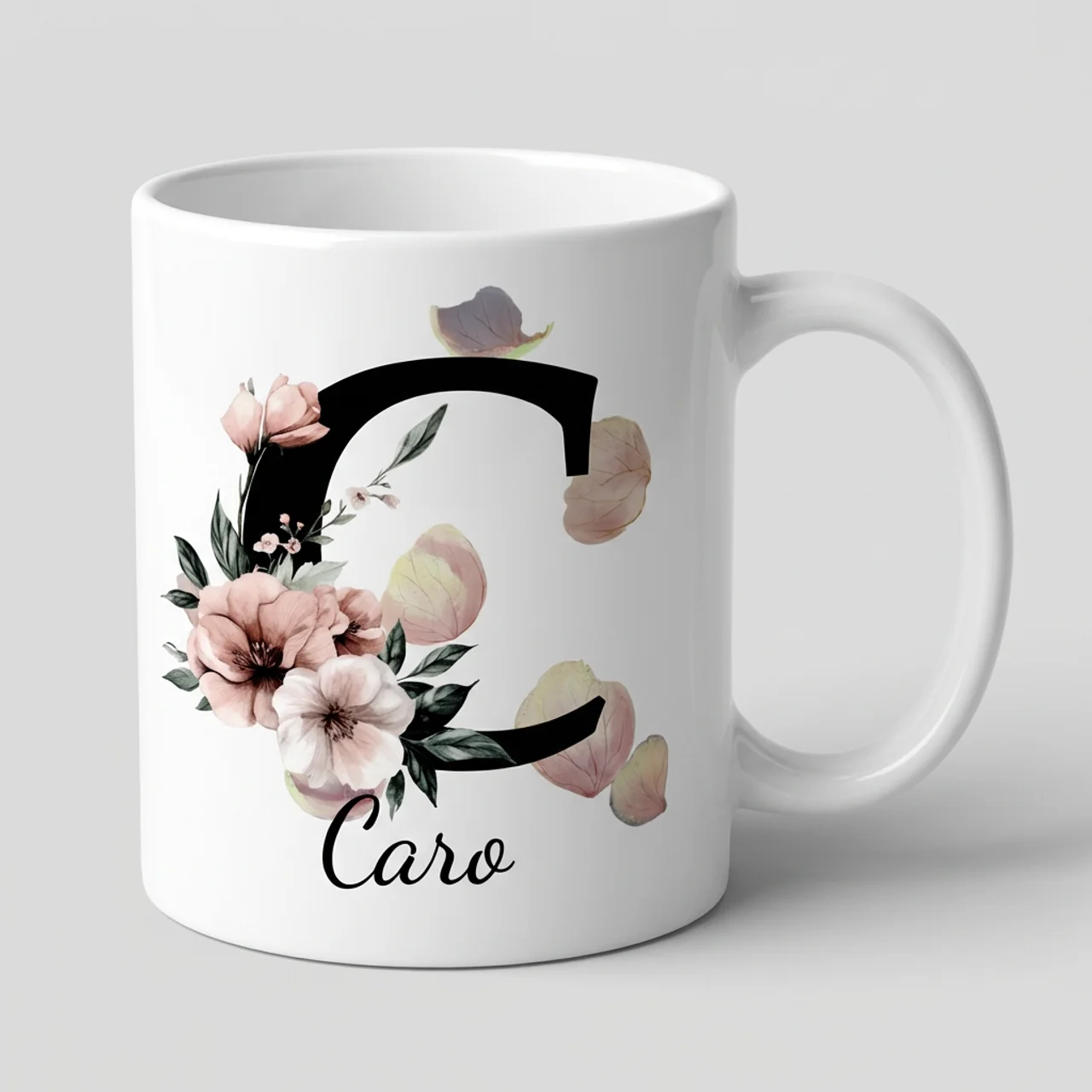 Petal Monogram Tasse – Buchstabe C (Weiß 300 ml) — Henkel links